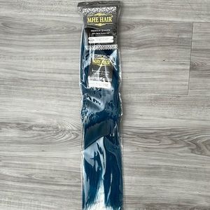 NWT MHE hair blue clip in hair extensions